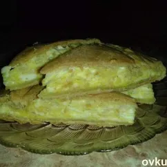 Закусочный пирог с плавлеными сырками