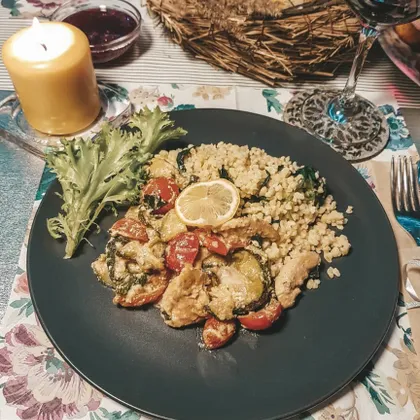 "Папарделле" из цуники с курицей и томатами под греческим соусом