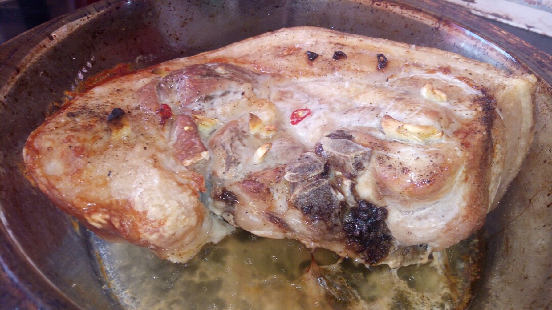 Свинина запеченная в духовке, пошаговый рецепт с фото на ккал