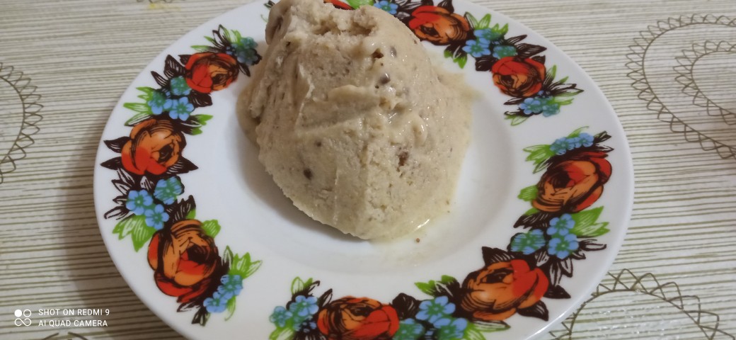 Банановое мороженое с шоколадом