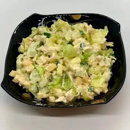 Картофельный салат с курицей и яблоком