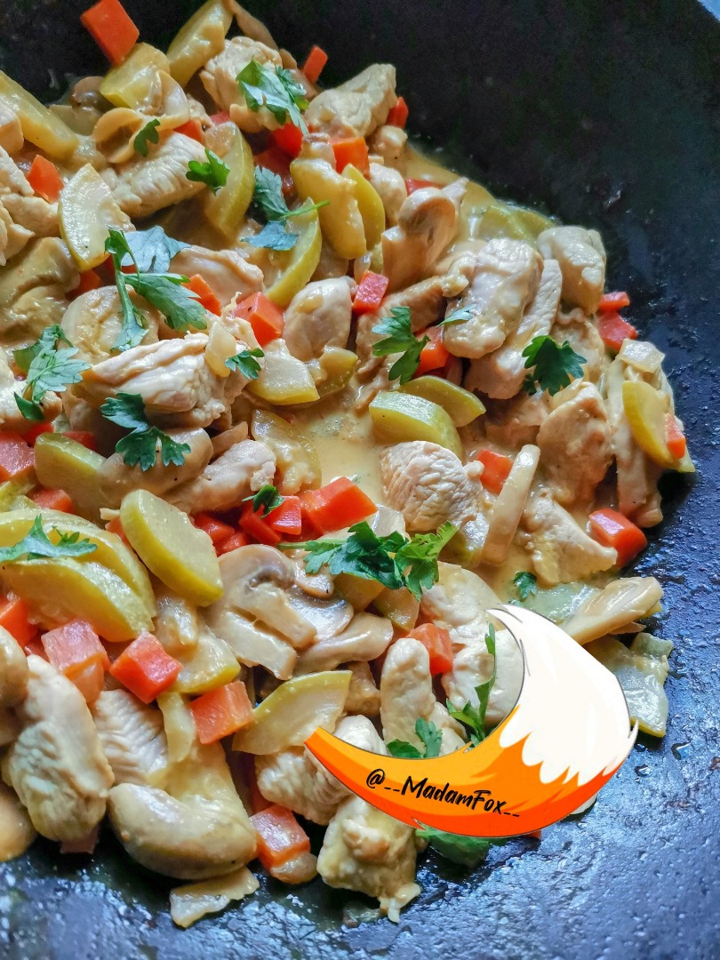 Острая курица в соусе карри