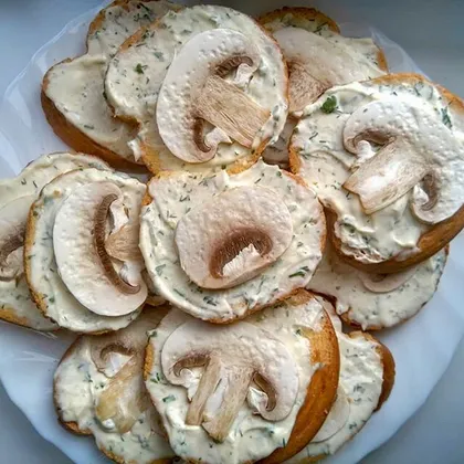 Бутерброды с сырыми шампиньонами