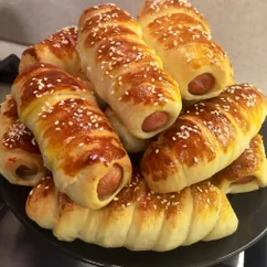 Булочки с сосиской🌭