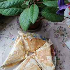 ПП треугольники из лаваша с курицей, кабачком и помидором