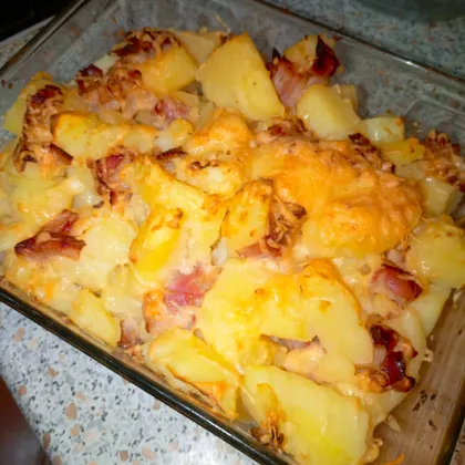 Картофель с сыром и беконом
