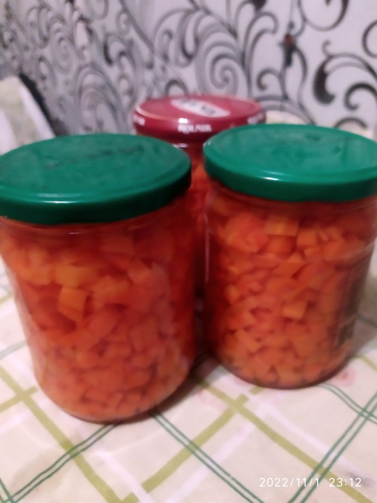 Морковь (батат) на зиму для салата (кубиками)