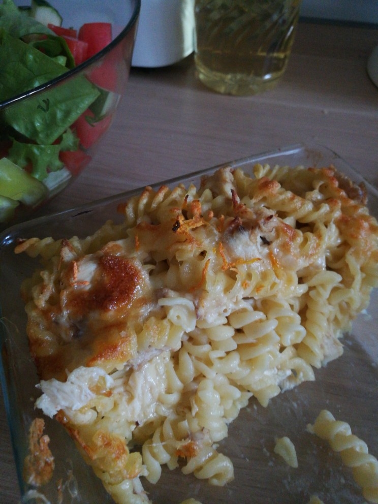 Запеканка с пастой и курицей