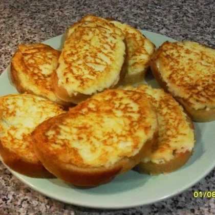 Бутерброды горячие с плавленным сыром