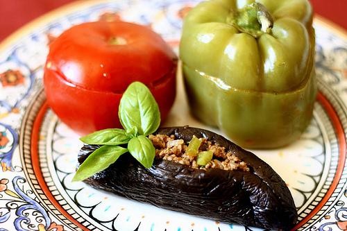 Фаршированные баклажаны, перцы и томаты