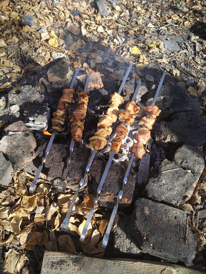 Шашлык из индейки, маринованный в аджике с хреном