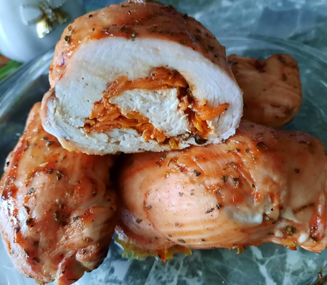 Рулет из индейки и морковки