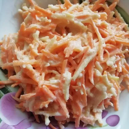 Салат с морковью и яблоком