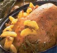 Фаршированный гусь с подливкой