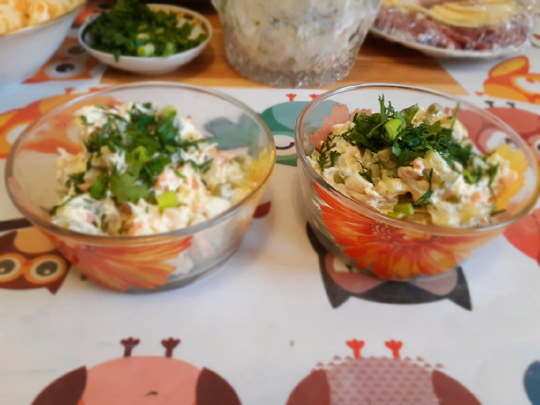 Салат оливье с курицей