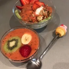 Смузи с бананом, киви и клубникой 🥝🍓🍌