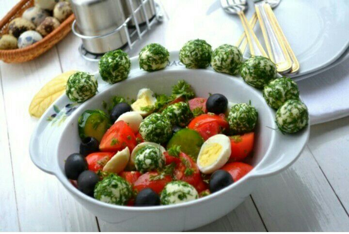 Овощной салат с сырными шариками — рецепты | Дзен