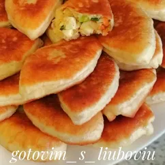 Пирожки с консервированной горбушей и рисом