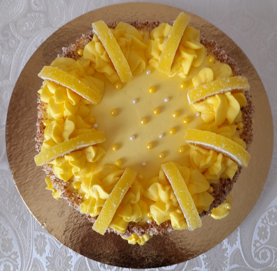 Малиново-лимонный бисквитный торт