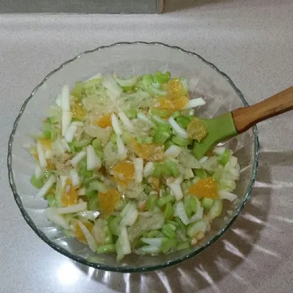 Легкий разгрузочный салат
