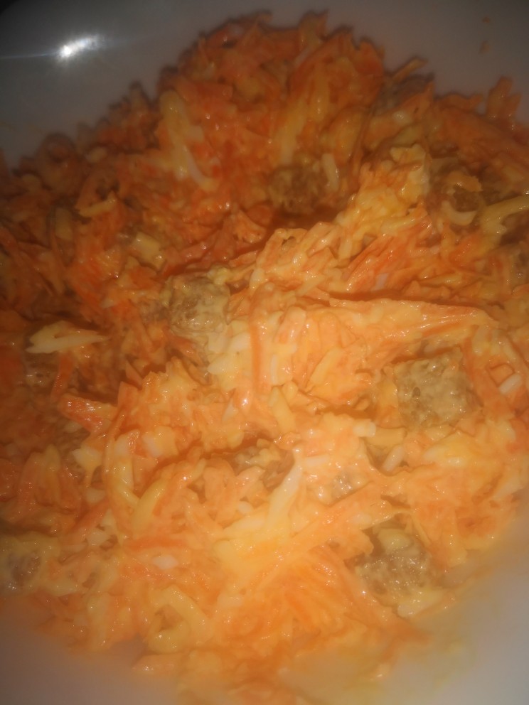 Салат с морковью и сыром