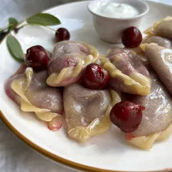 Вареники с вишней на пару