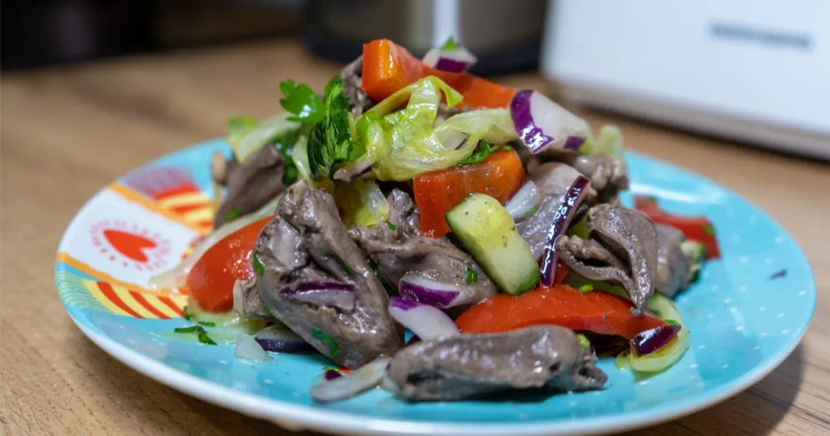 Как приготовить легкий салат?