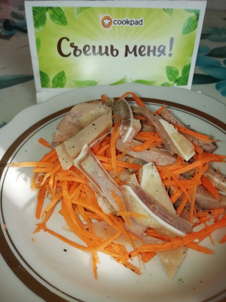 Пряные Свиные ушки с морковью по - корейски