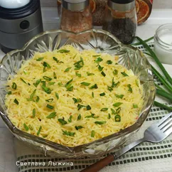 Слоёный салат "Валенсия" с крабовыми палочками 
