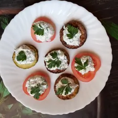 ПП закуска с цукини, помидорами и творожной пастой