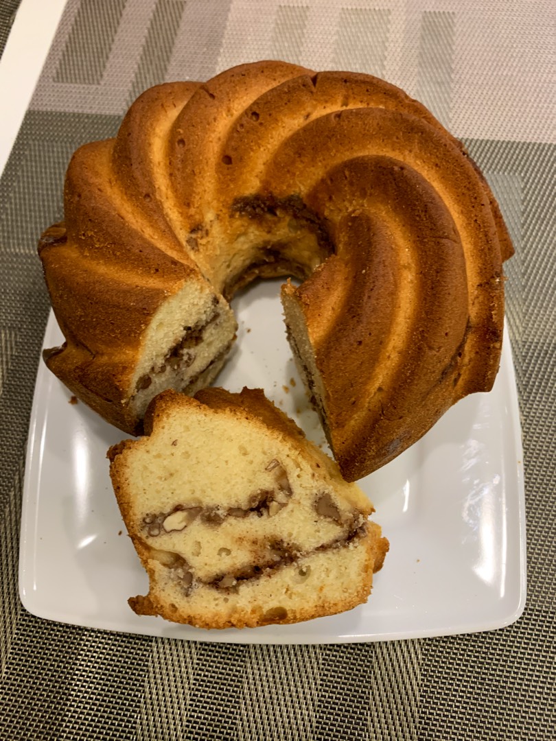 Кекс на яблочном пюре с орехами