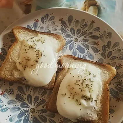 Яичница в хлебе для тостов
