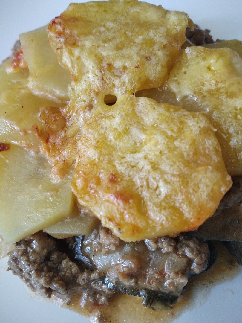 Запеканка мясная с картофелем и баклажанами