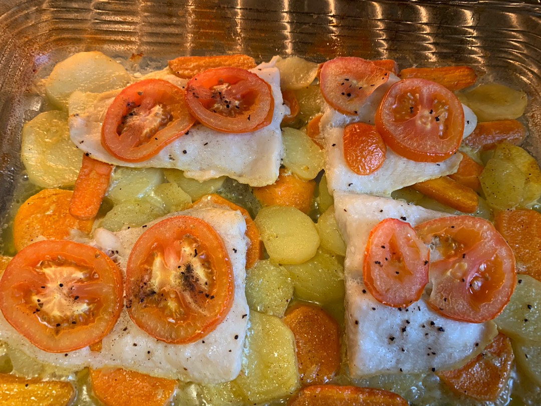 Телапия в духовке с картофелем