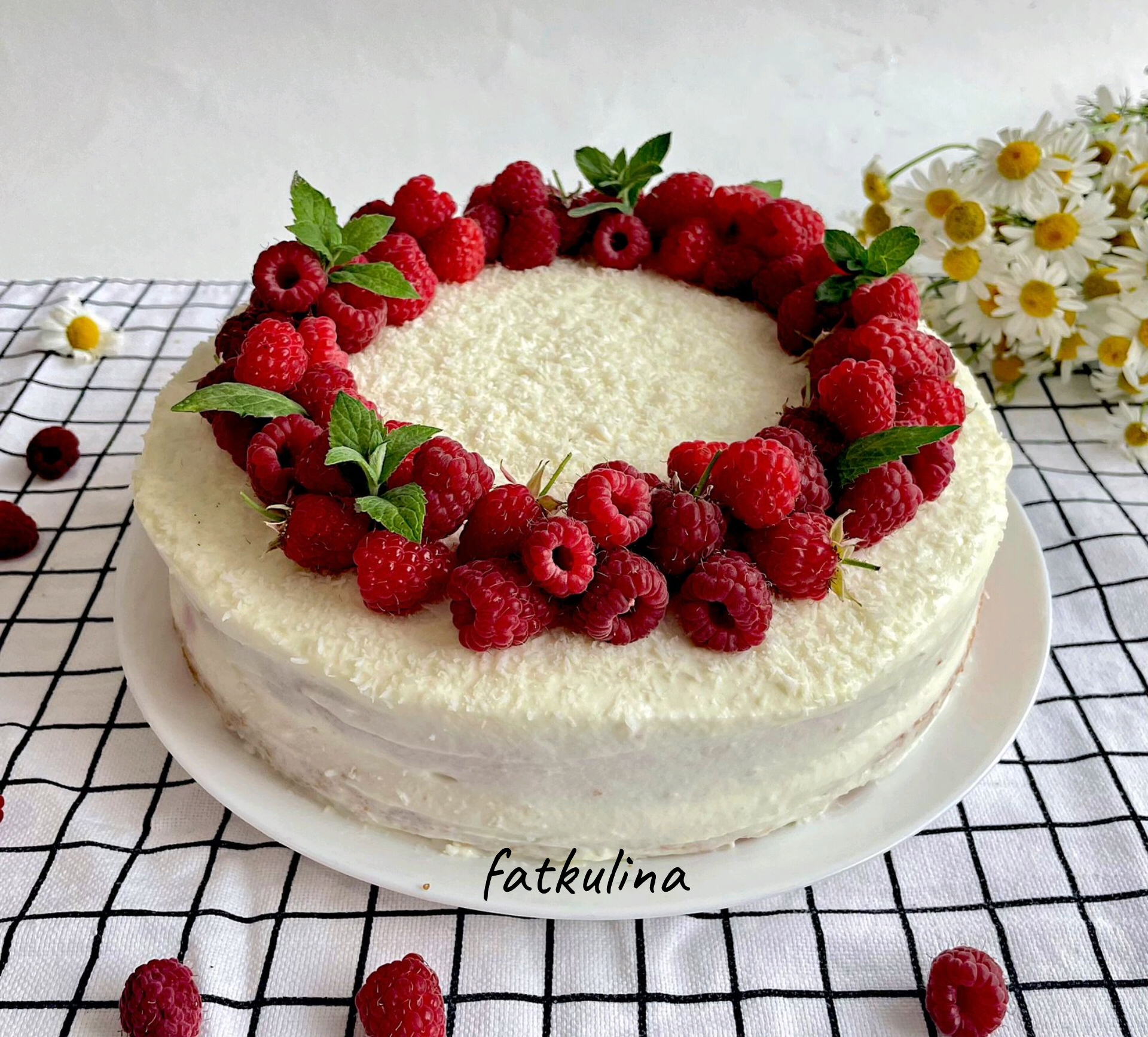 Сметанный торт с фруктами и ягодами рецепт пошаговый с фото - ростовсэс.рф