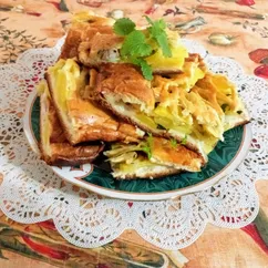 Пирог с картофелем и курицей из слоеного теста