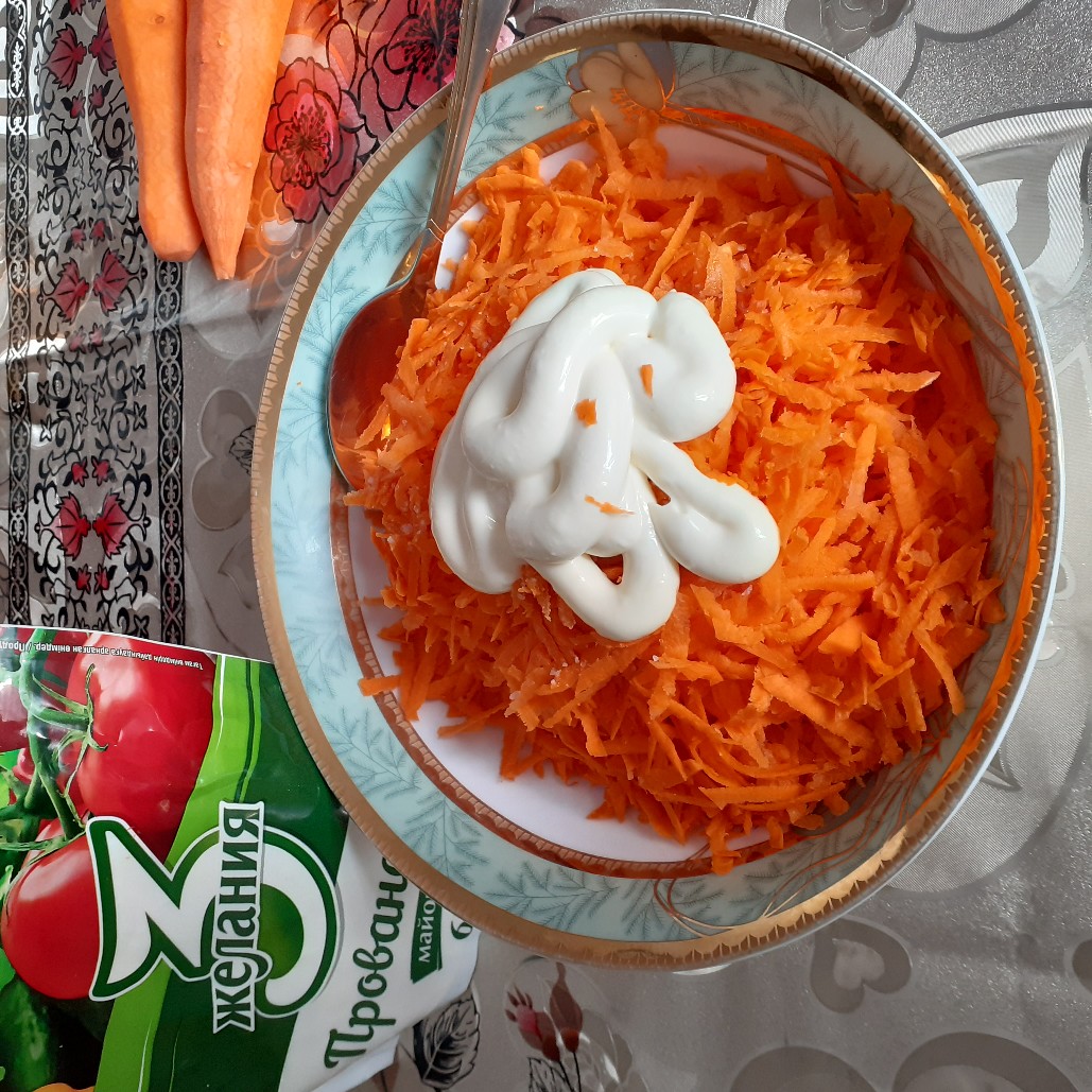 Рецепты салатов с морковью и чесноком (с майонезом)