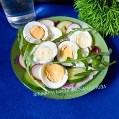 Салат из редиски с яйцом и огурцом