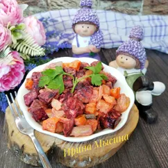 Салат из запечённых овощей и маринованных грибов 