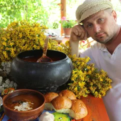 Борщ черниговский (Chernigov Borsch) с кабачками и яблоками томленый в печи в чугунке