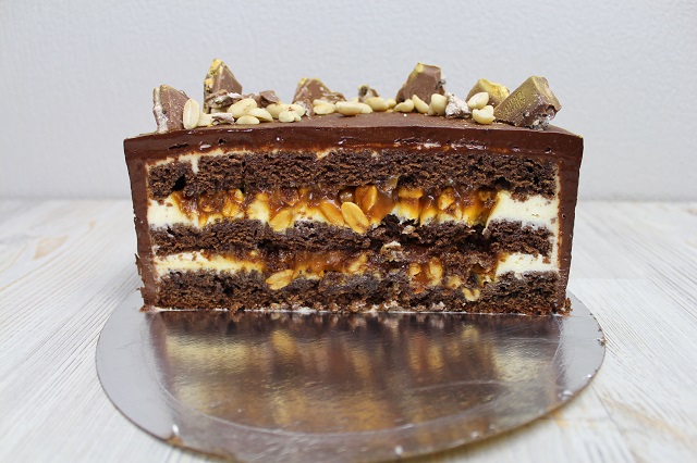 Шоколадно-ореховый торт с мягким кремом – кулинарный рецепт