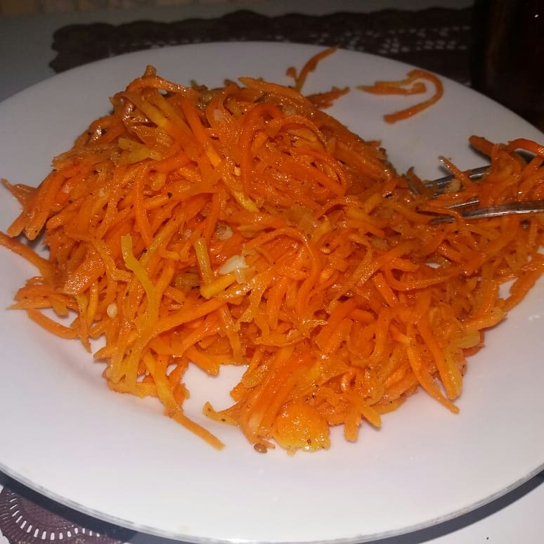 Корейский морковный салат с кальмарами