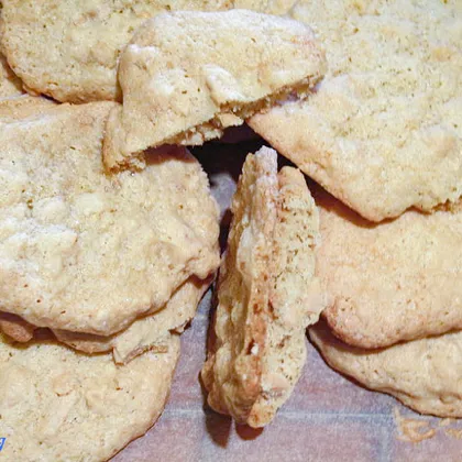 Сладкое печенье с соленым арахисом