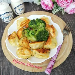 Жареные картофельные вареники с брокколи