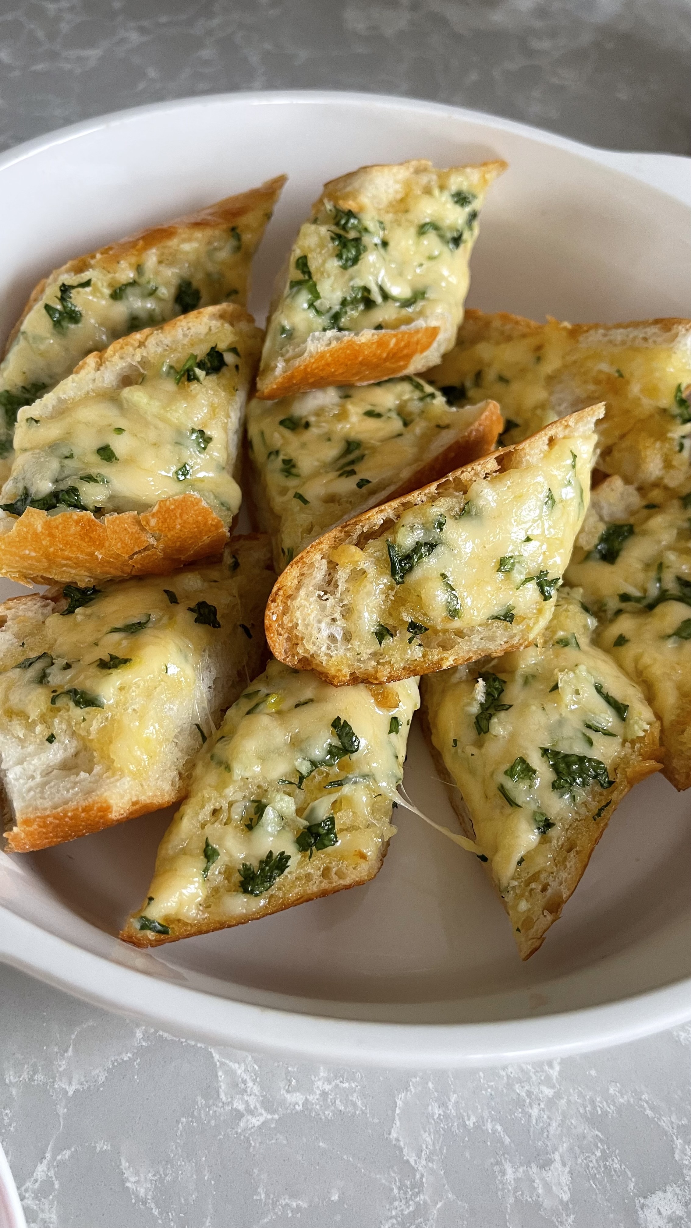 Чесночный хлеб с кинзой