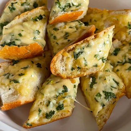 Чесночный хлеб с кинзой