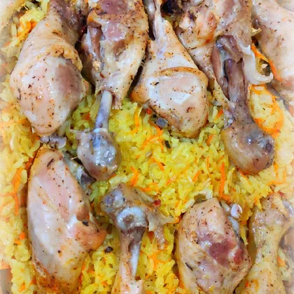 Куриные ножки с рисом и овощами в духовке