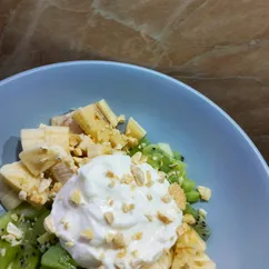 Фруктовый салат с бананом и киви