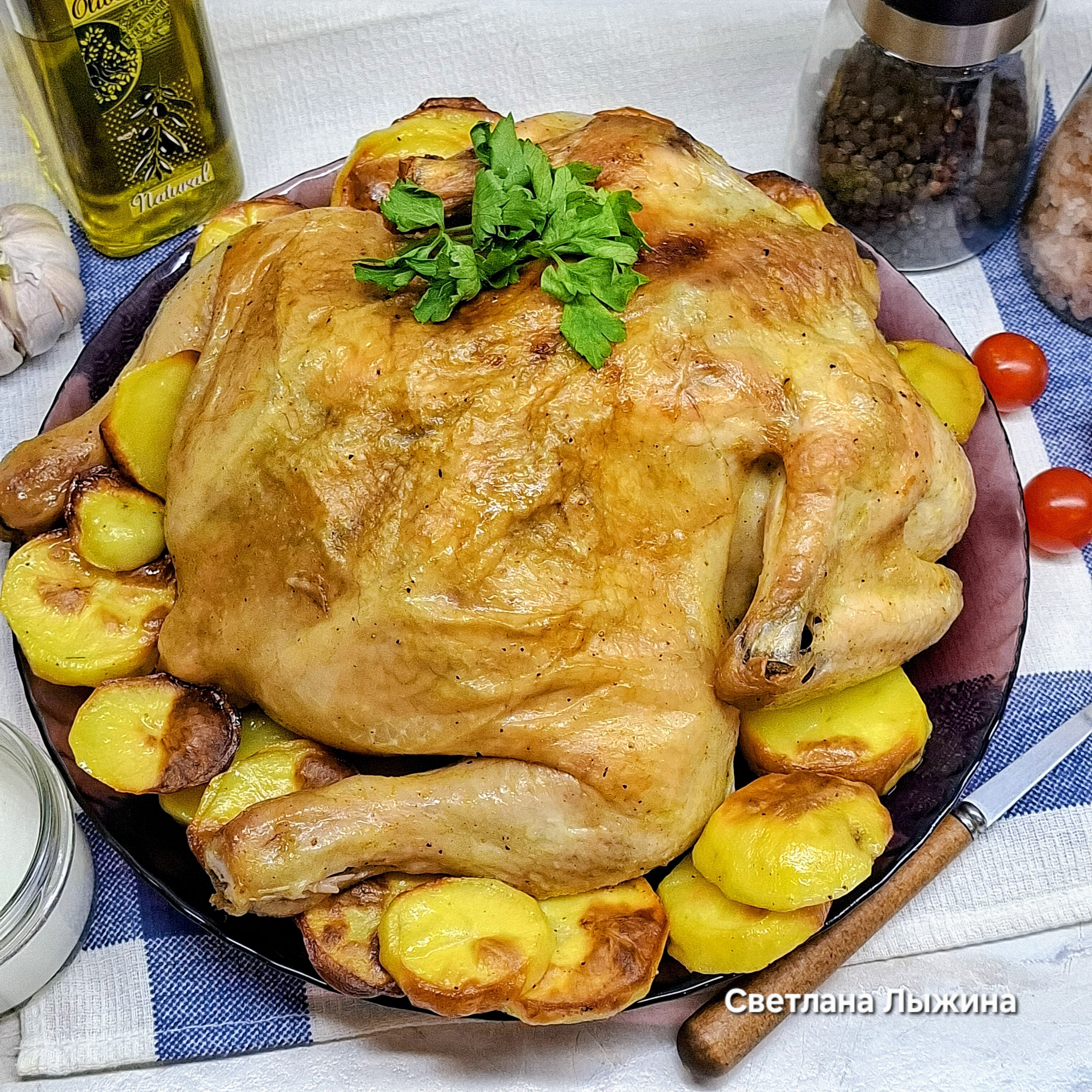Курица запеченная целиком с картофелем в духовке