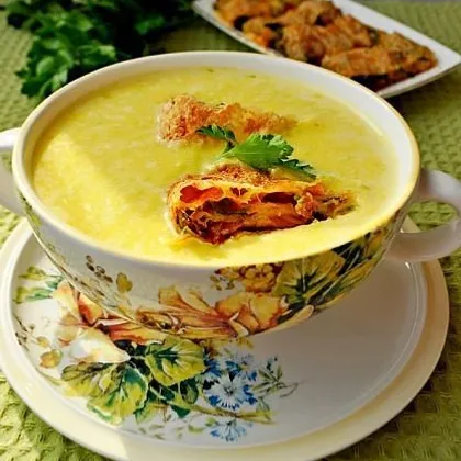 Крем-суп из тыквы с сырными рулетиками